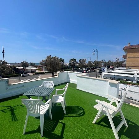 Villa Pisola Fiumicino Airport - Seafront Exteriör bild