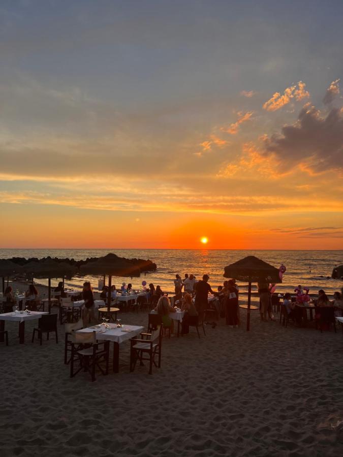 Villa Pisola Fiumicino Airport - Seafront Exteriör bild